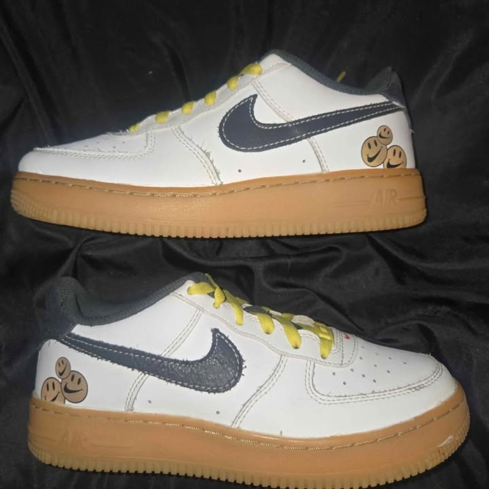 Nike Airforce 1 '07 LV8 "Go The Extra Smile"